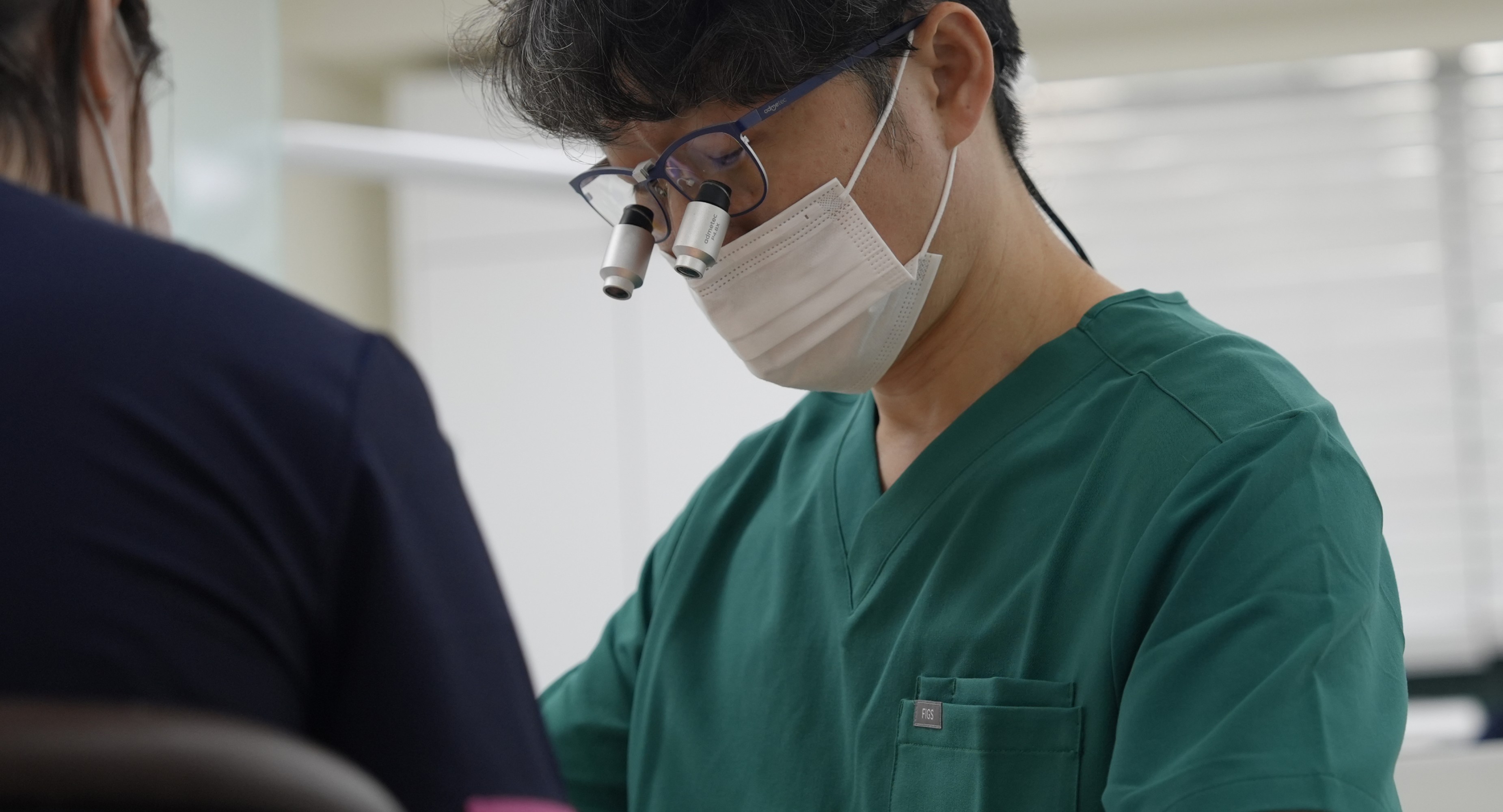 진료 중인 원장